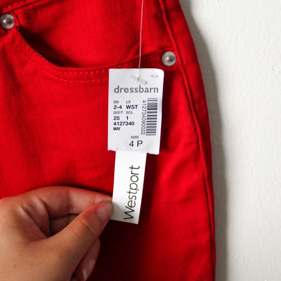 Westport Petite Red Midrise Capri NWT - Picture 3 of 6